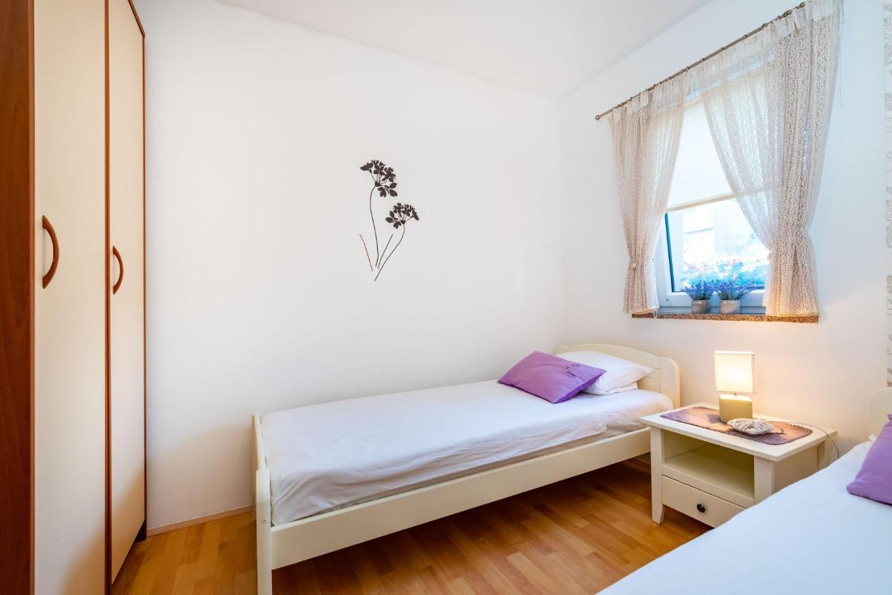 Apartments Milka Povljana Exterior foto